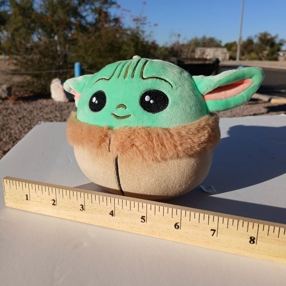 Star Wars Mandalorian The Child
Baby Yoda Plush 10"